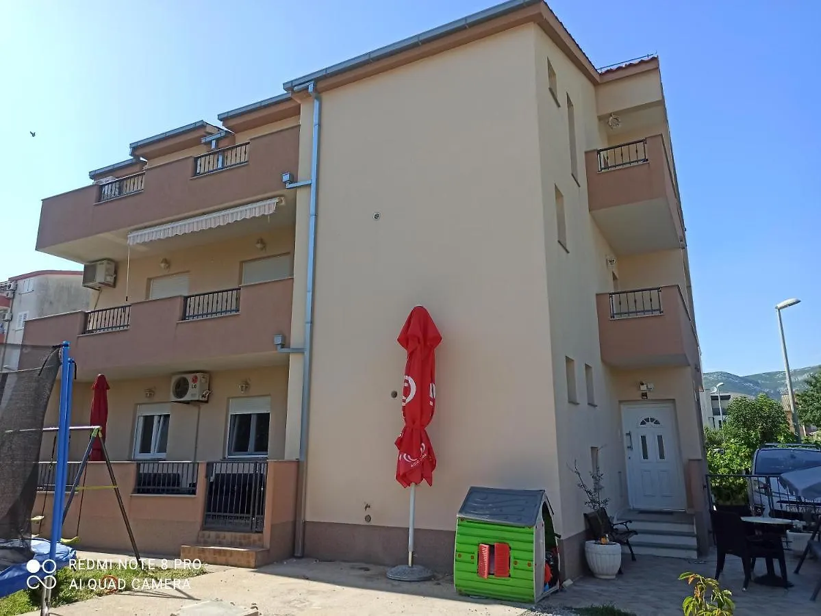 Apartments Feral Kastela Croatia